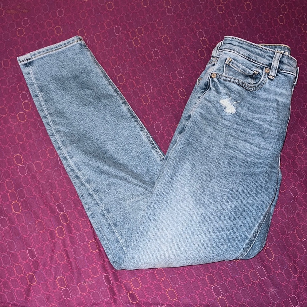 American Eagle distressed blue mom jeans